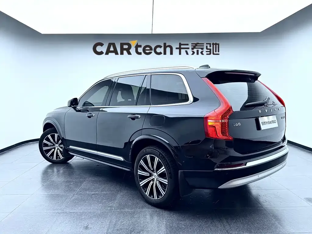 Volvo XC90 — фото 10
