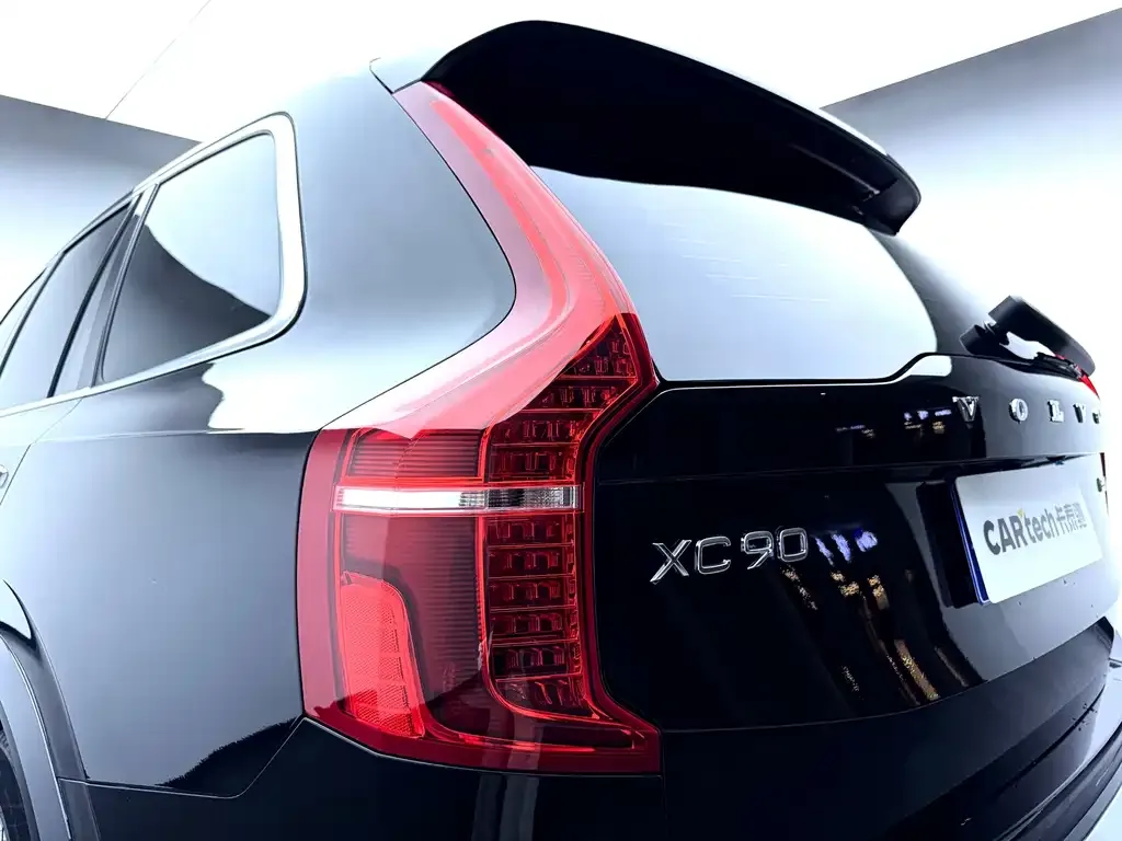 Volvo XC90 — фото 3