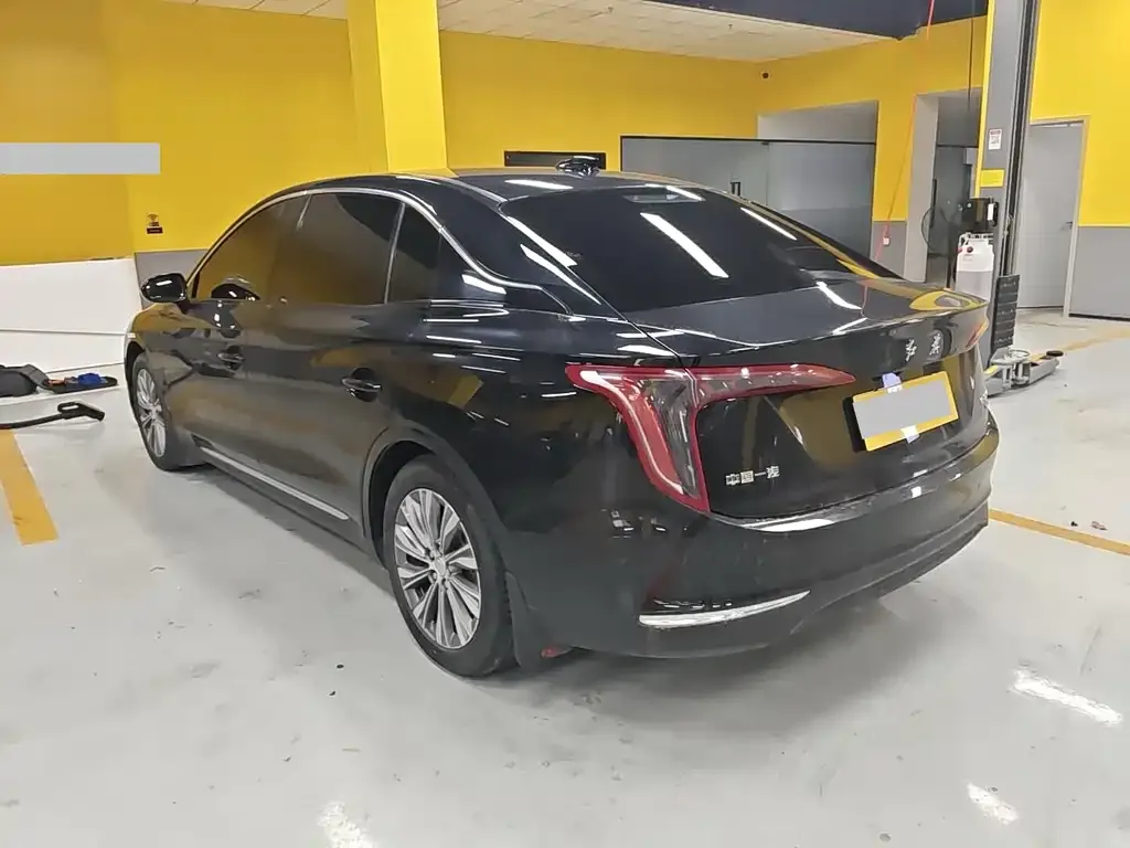 Hongqi E-QM5 — фото 3