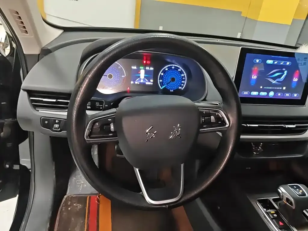Hongqi E-QM5 — фото 10