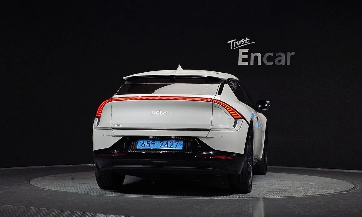 Kia EV6 — фото 6