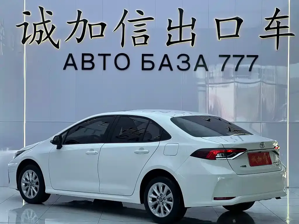 Toyota Corolla — фото 5