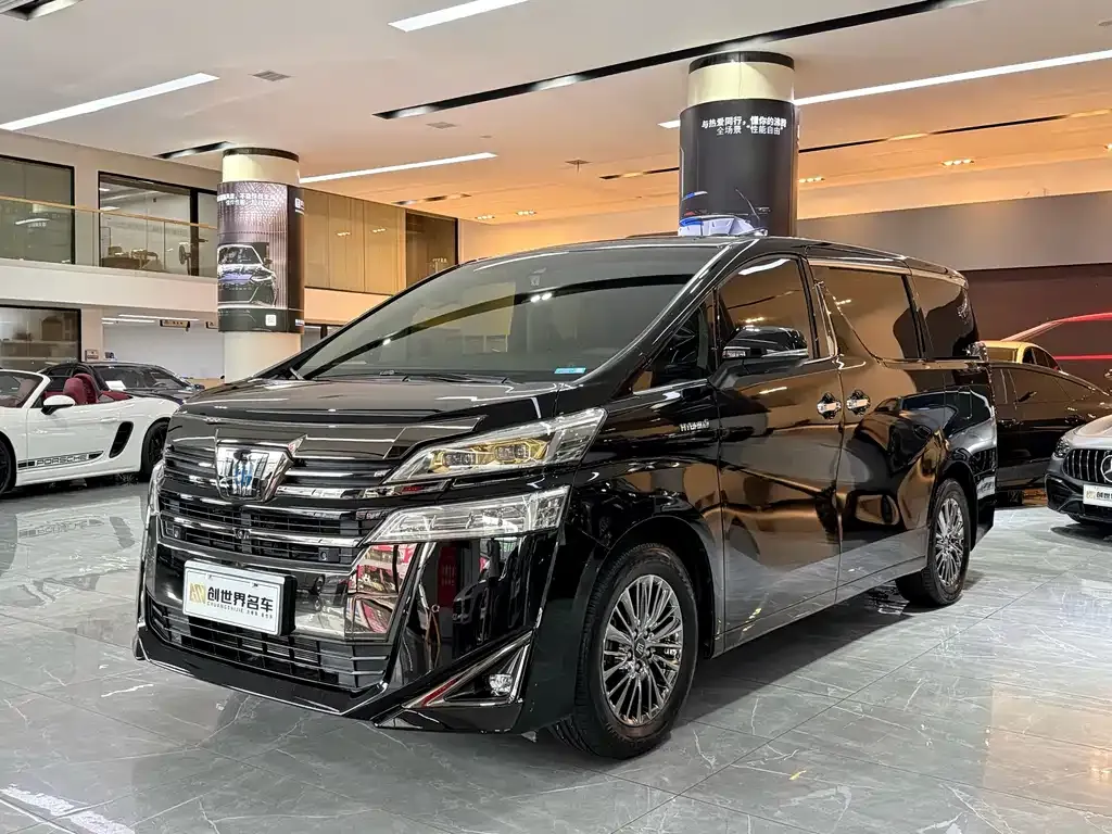 Toyota Vellfire — фото 1
