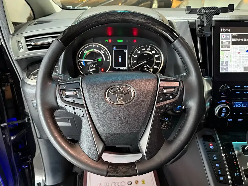 Toyota Vellfire — фото 10