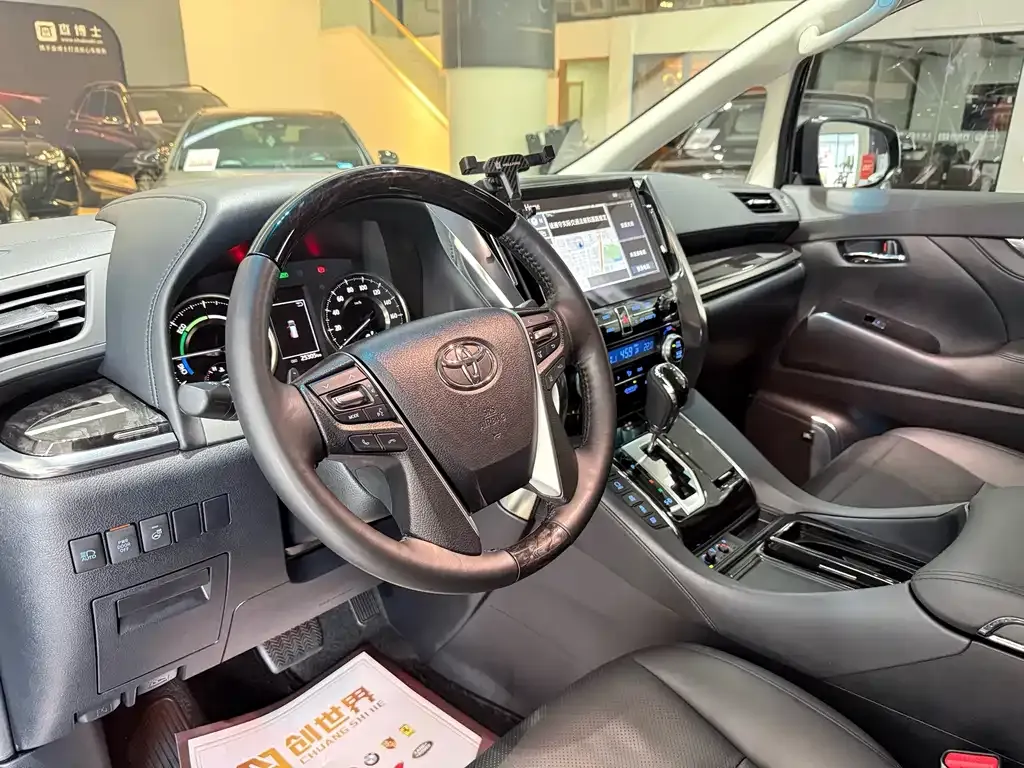 Toyota Vellfire — фото 4