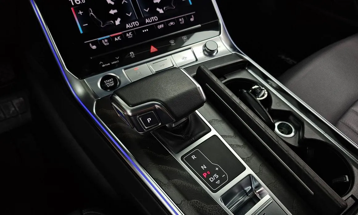 Audi A6 — фото 8