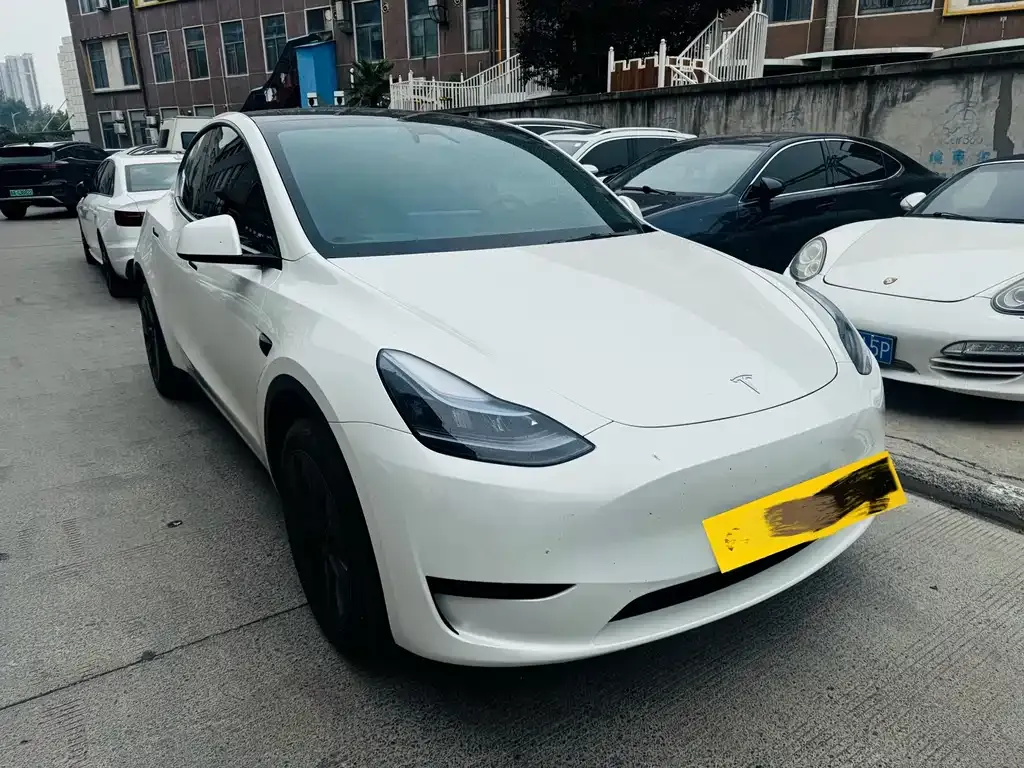 Tesla Model Y — фото 6