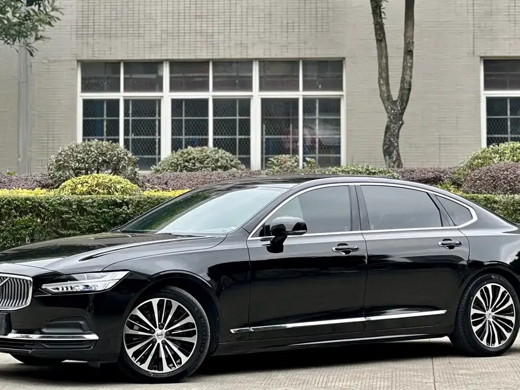 Volvo S90 — фото 1