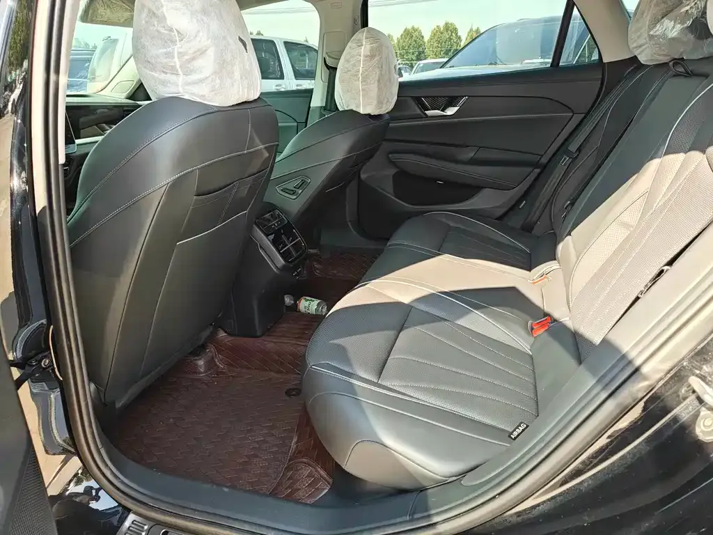 Volkswagen Passat — фото 8