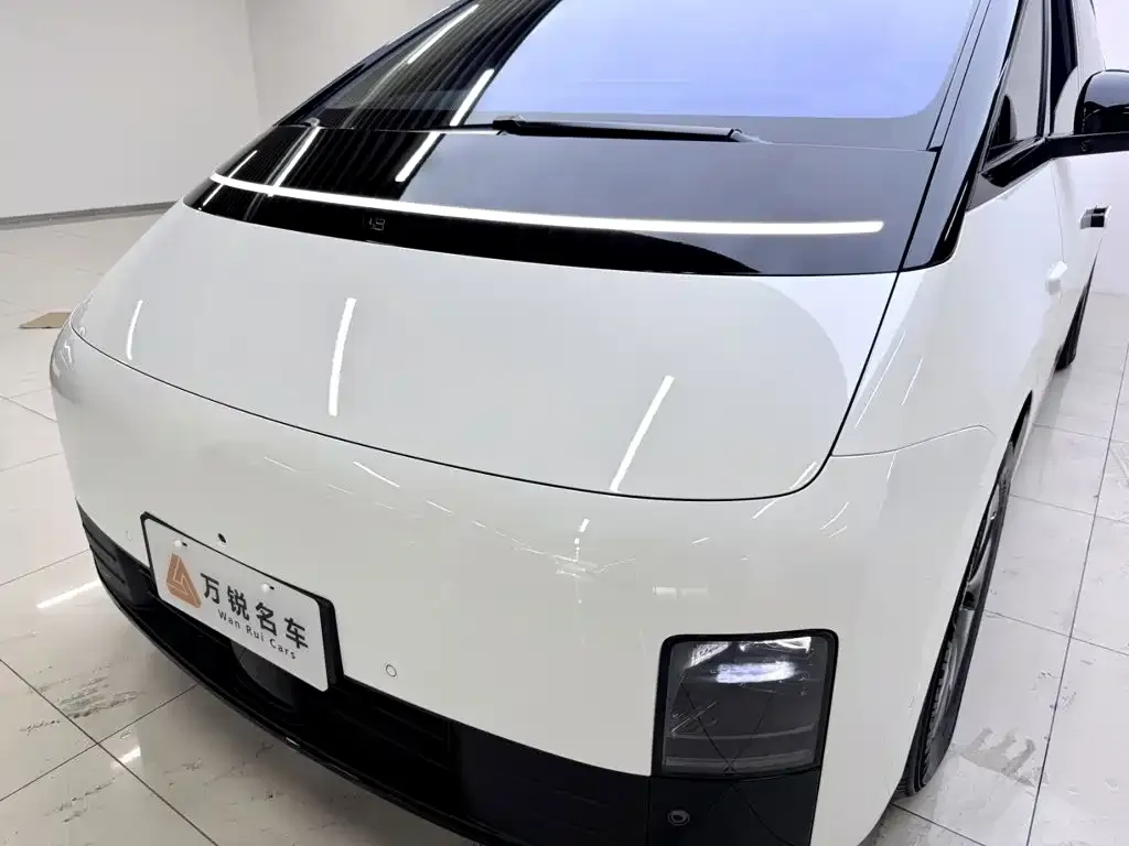 Li Auto MEGA — фото 4