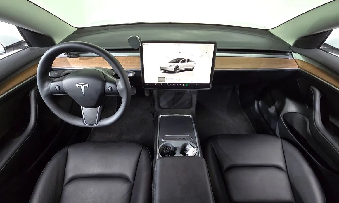 Tesla Model 3 — фото 6