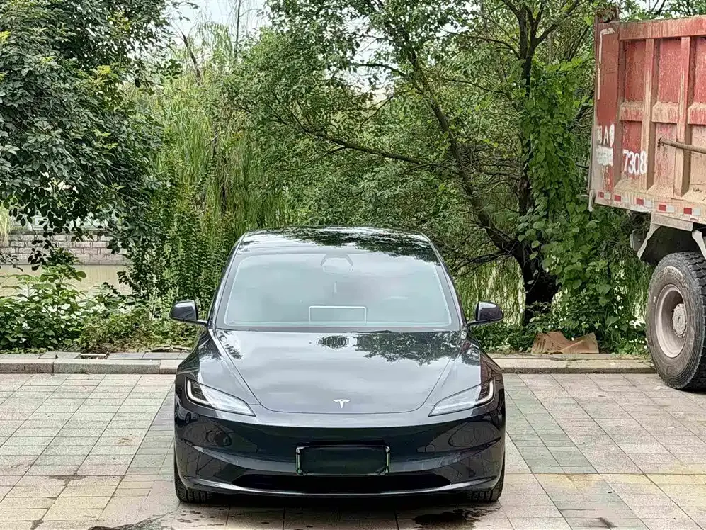 Tesla Model 3 — фото 7