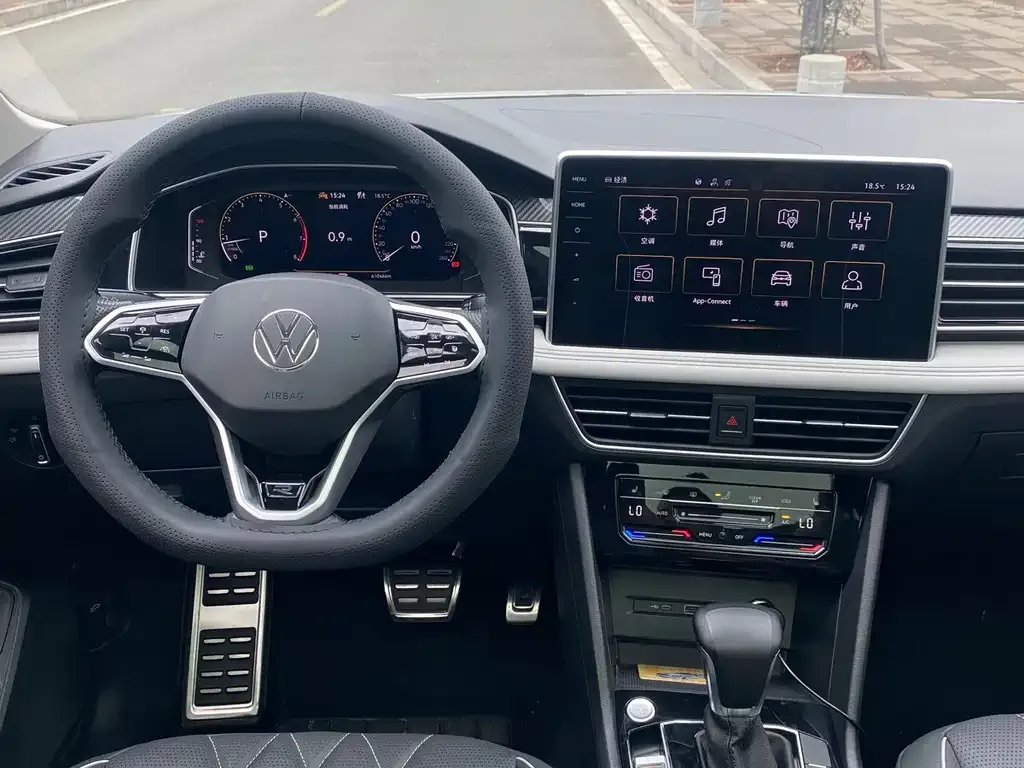 Volkswagen Tiguan L — фото 6