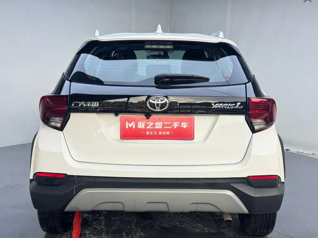 Toyota Yaris L — фото 9