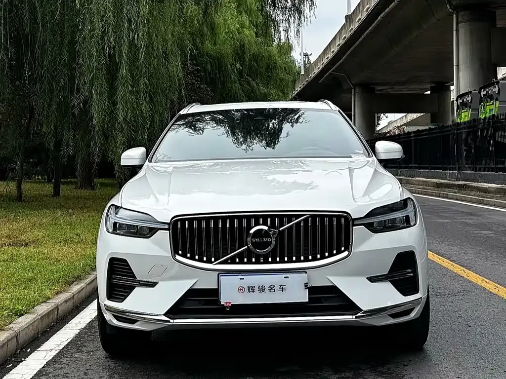 Volvo XC60 — фото 10
