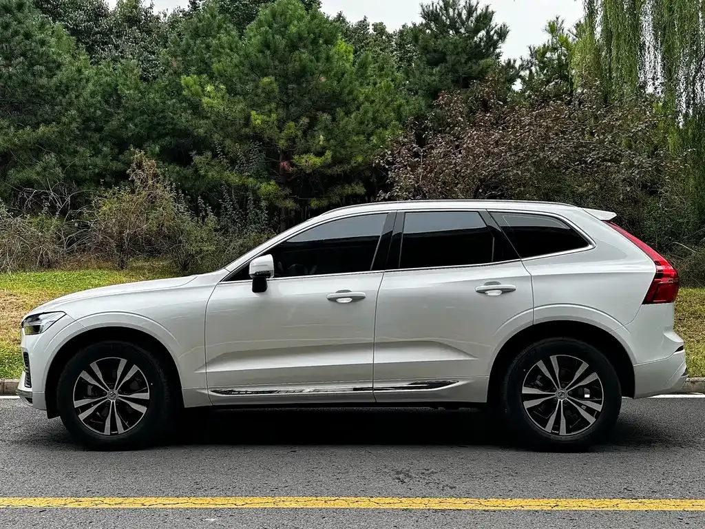 Volvo XC60 — фото 4