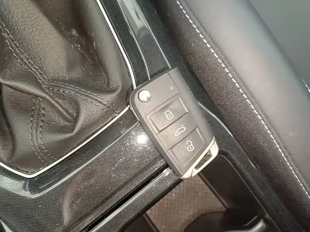 Volkswagen Tharu — фото 2