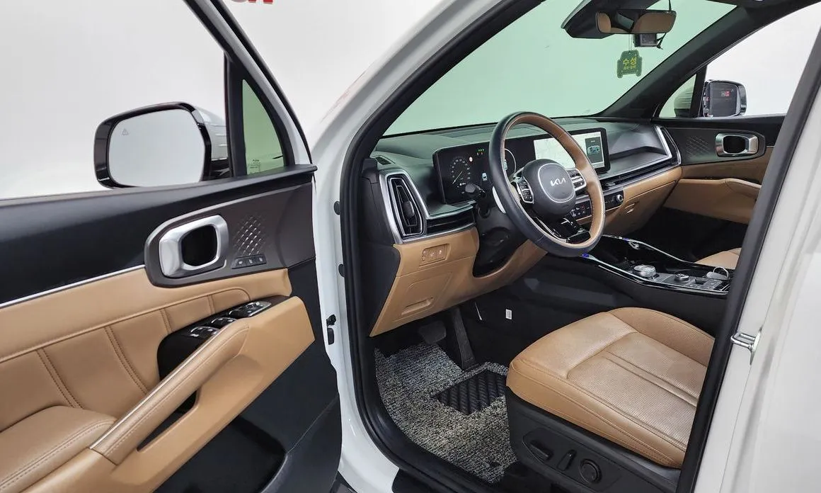 Kia Sorento — фото 9