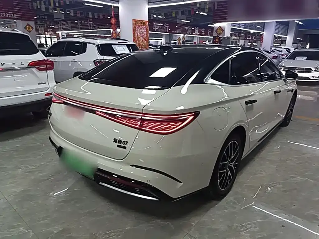 BYD Seal 07 DM-i — фото 3