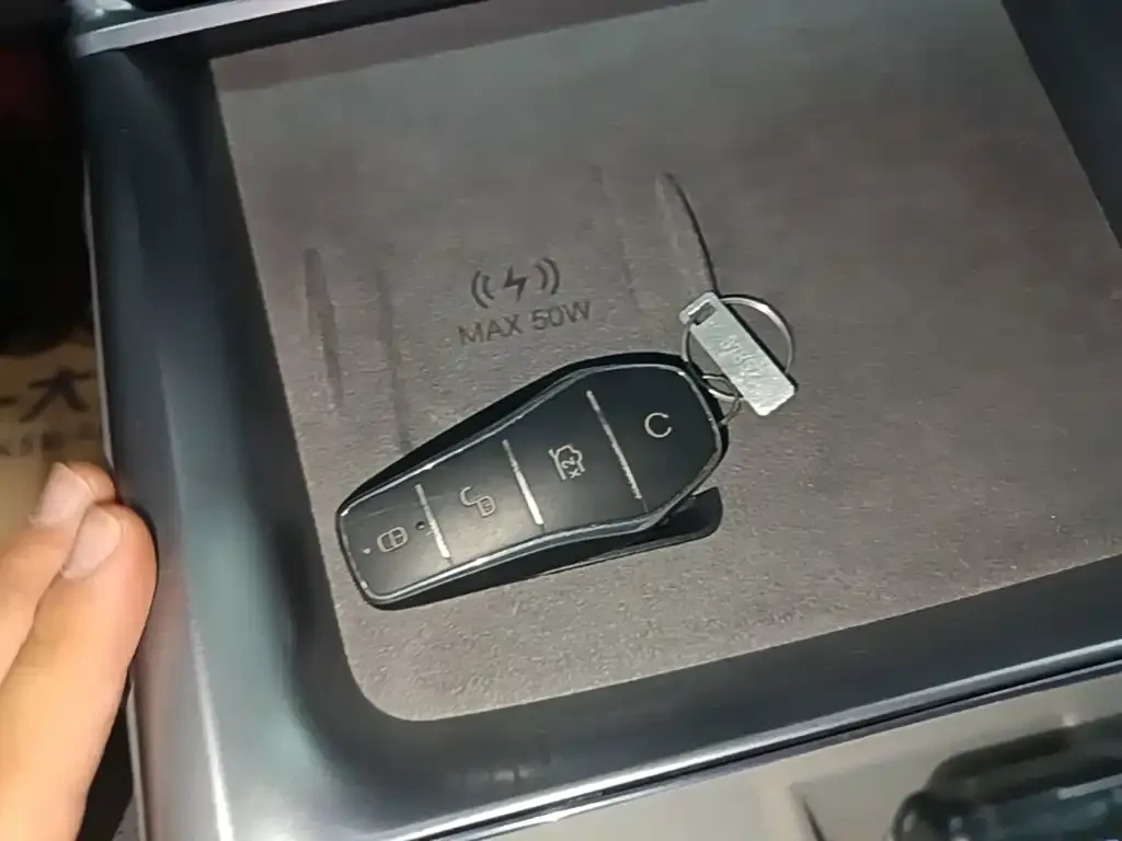 BYD Seal 07 DM-i — фото 2