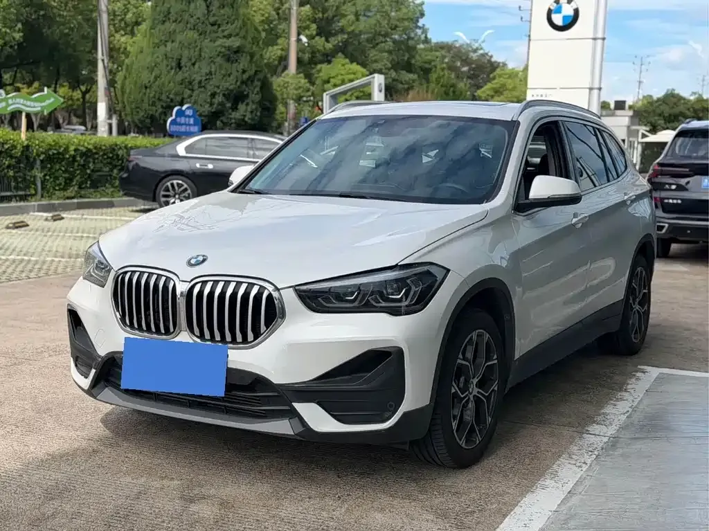 BMW X1 — фото 1