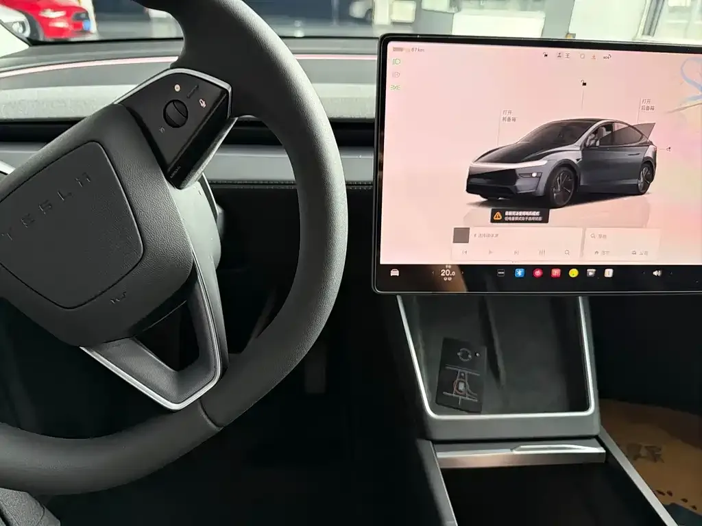 Tesla Model Y — фото 3