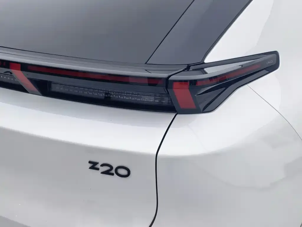 Lynk & Co Z20 — фото 4