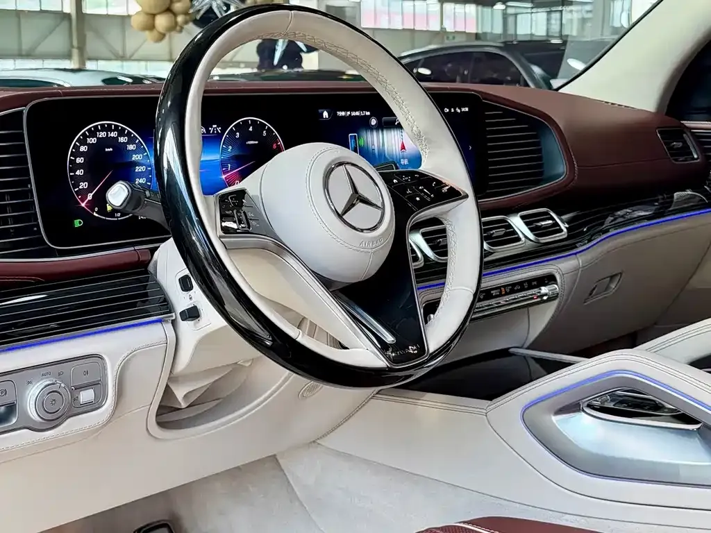 Mercedes-Benz GLS — фото 7
