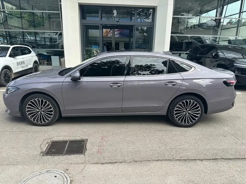 Volkswagen Passat — фото 8