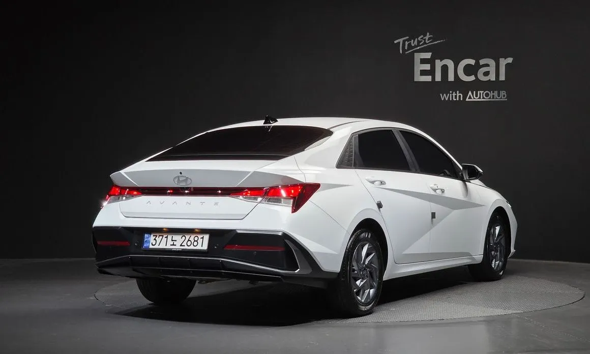 Hyundai AVANTE — фото 3