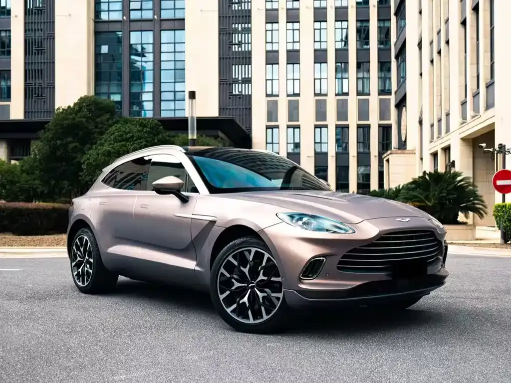 Aston Martin DBX — фото 6