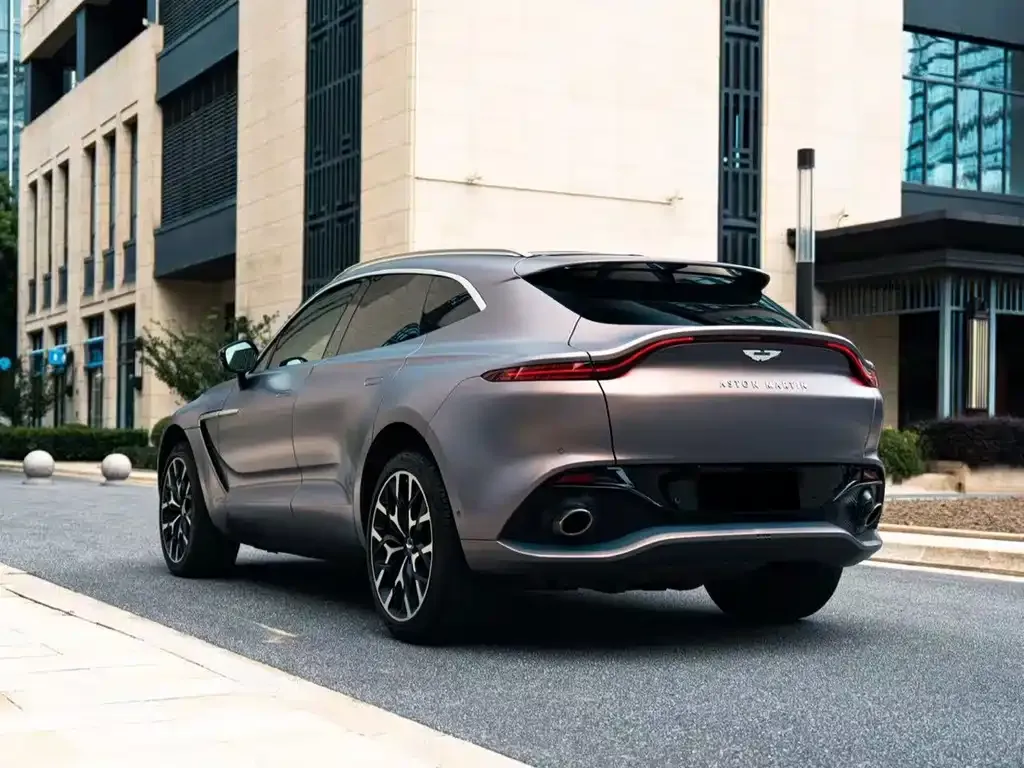 Aston Martin DBX — фото 3