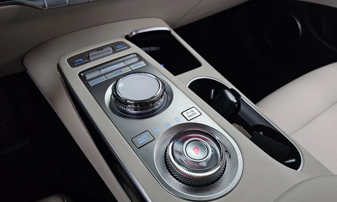 Genesis GV70 — фото 10