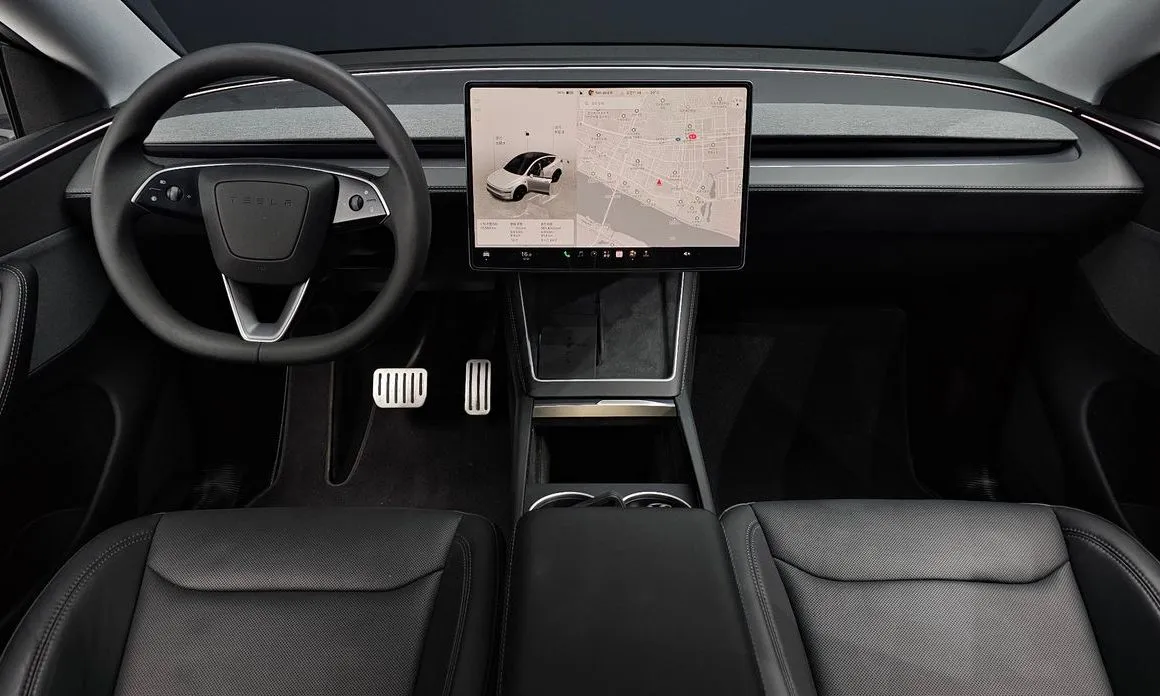 Tesla Model Y — фото 8