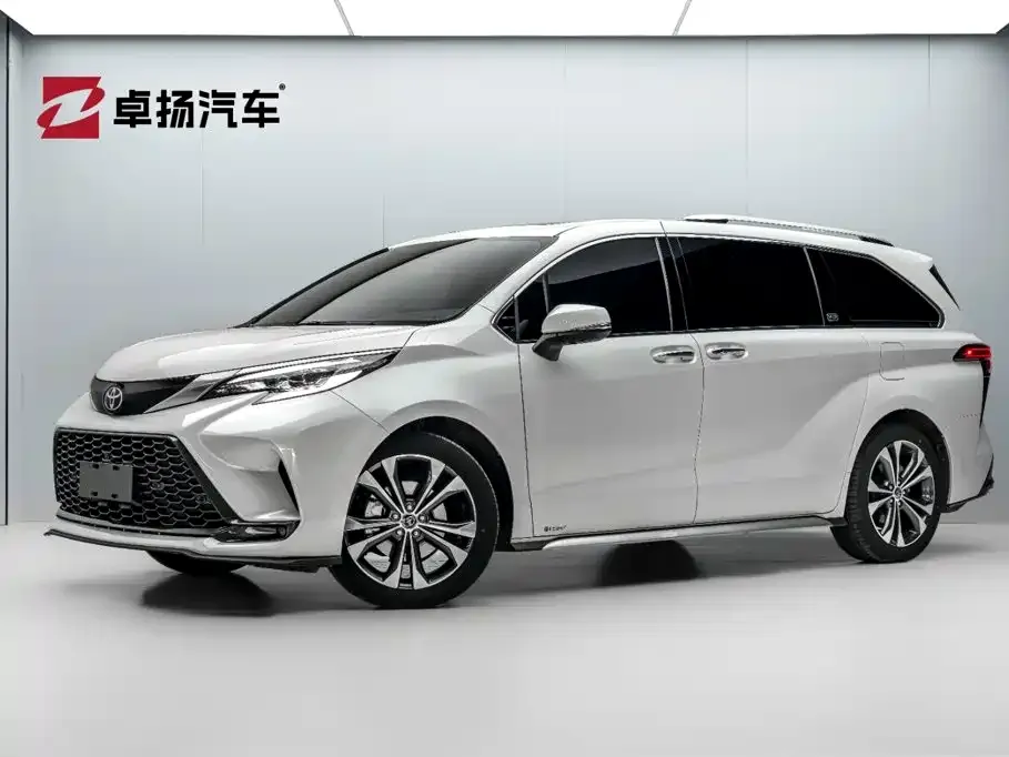 Toyota Granvia — фото 1