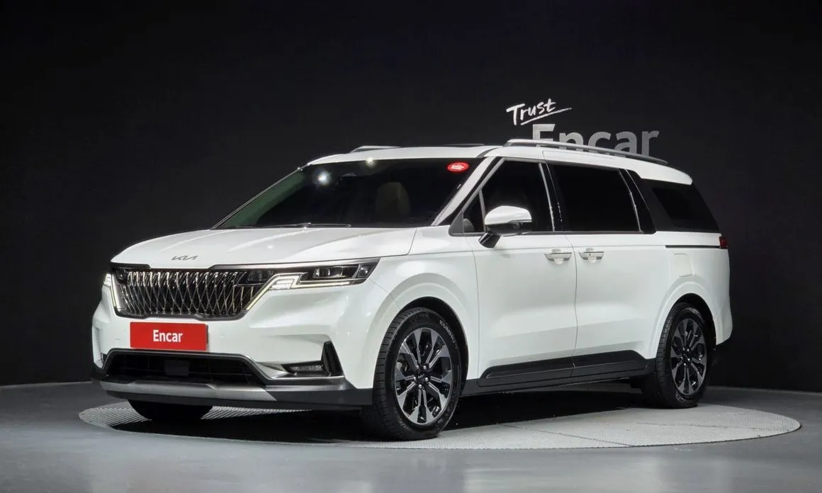Kia Carnival — фото 1