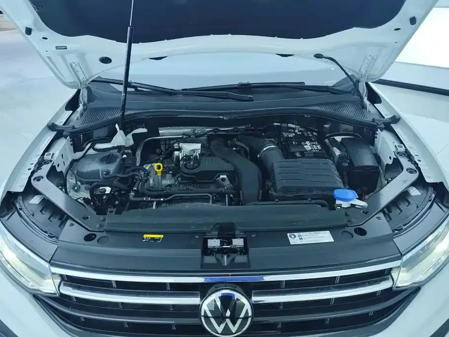 Volkswagen Tiguan L — фото 10