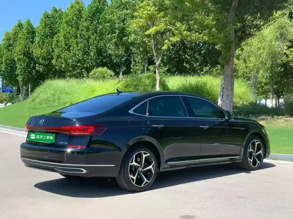 Volkswagen Passat — фото 10