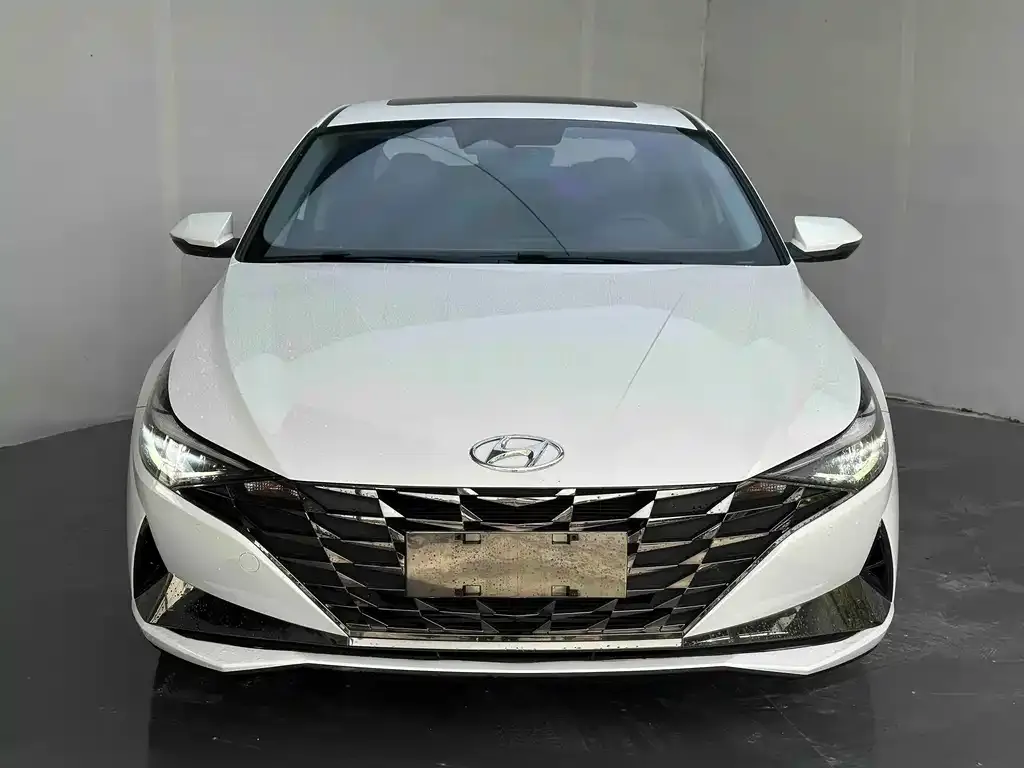 Hyundai Elantra — фото 9