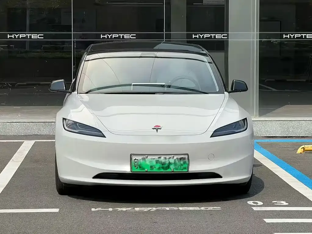 Tesla Model 3 — фото 7