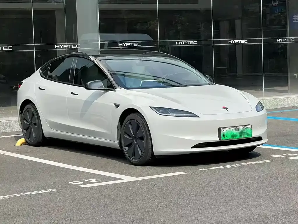Tesla Model 3 — фото 4