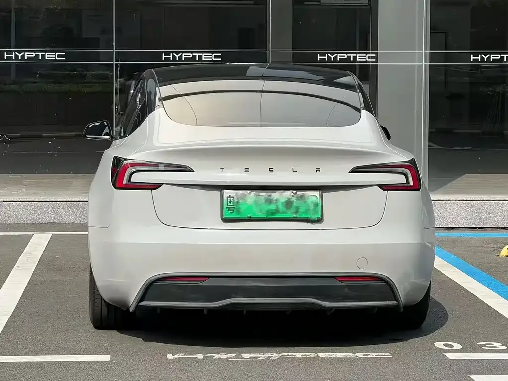 Tesla Model 3 — фото 6