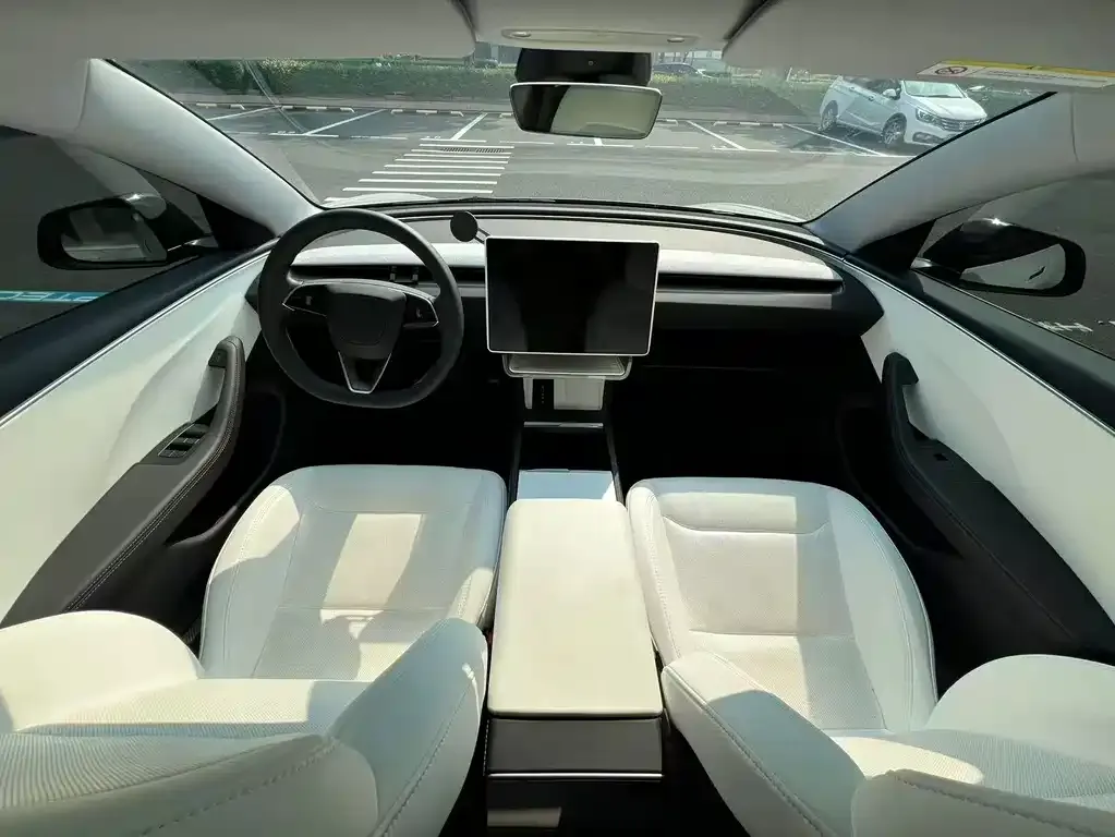 Tesla Model 3 — фото 8