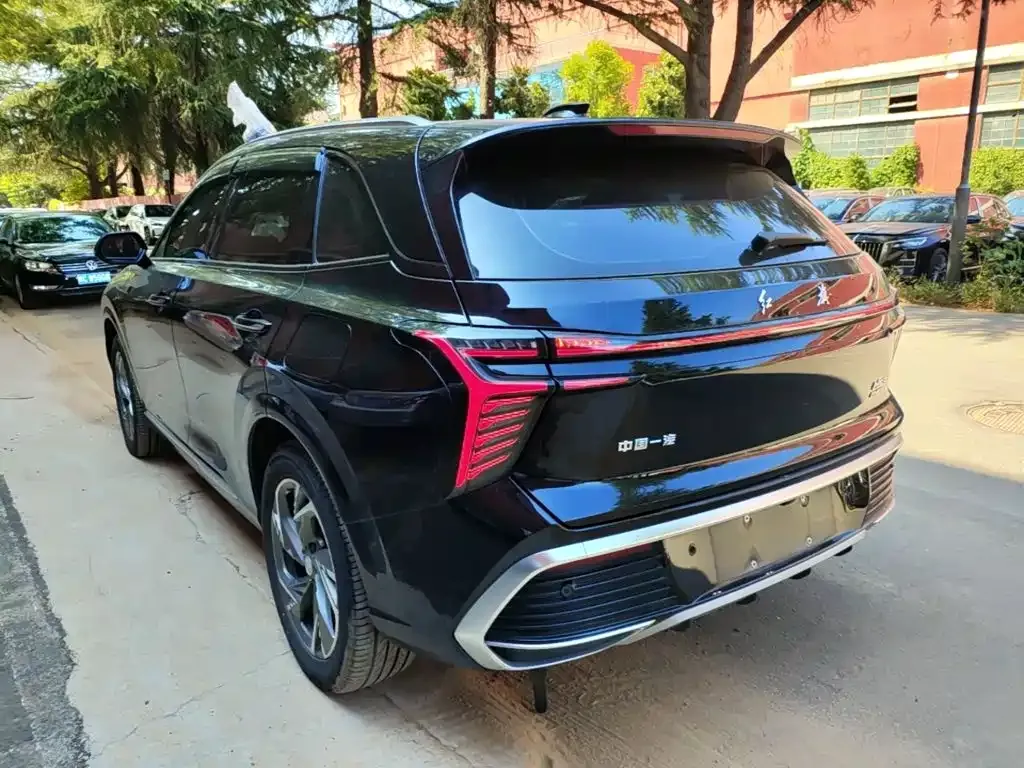 Hongqi HS3 PHEV — фото 6