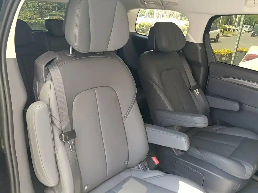 Buick GL8 Hybrid — фото 10