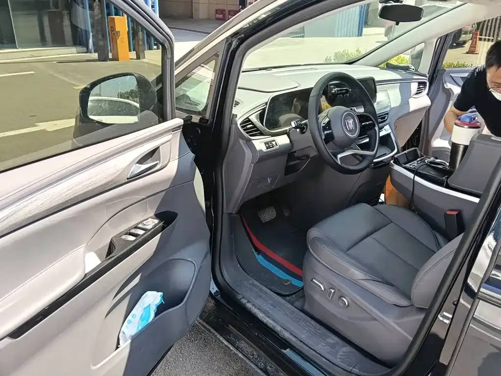 Buick GL8 Hybrid — фото 4