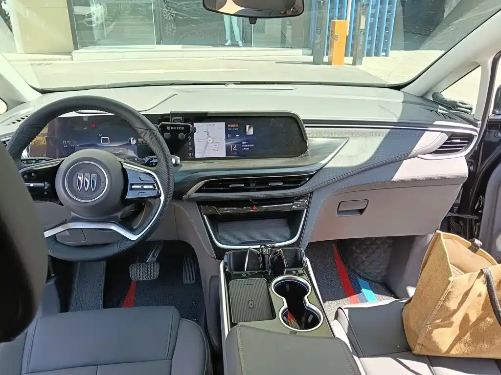 Buick GL8 Hybrid — фото 7