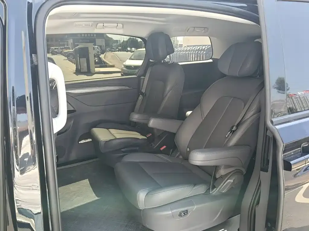 Buick GL8 Hybrid — фото 3