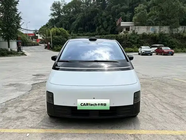 Li Auto MEGA — фото 7
