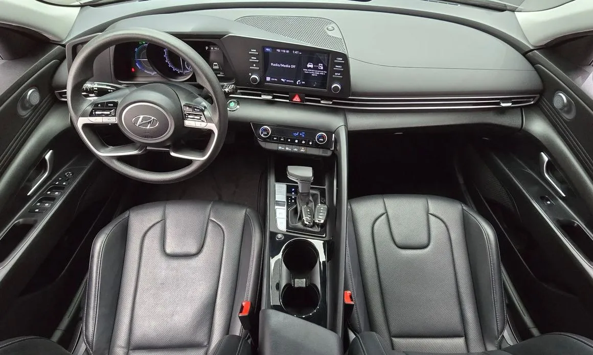 Hyundai AVANTE — фото 9